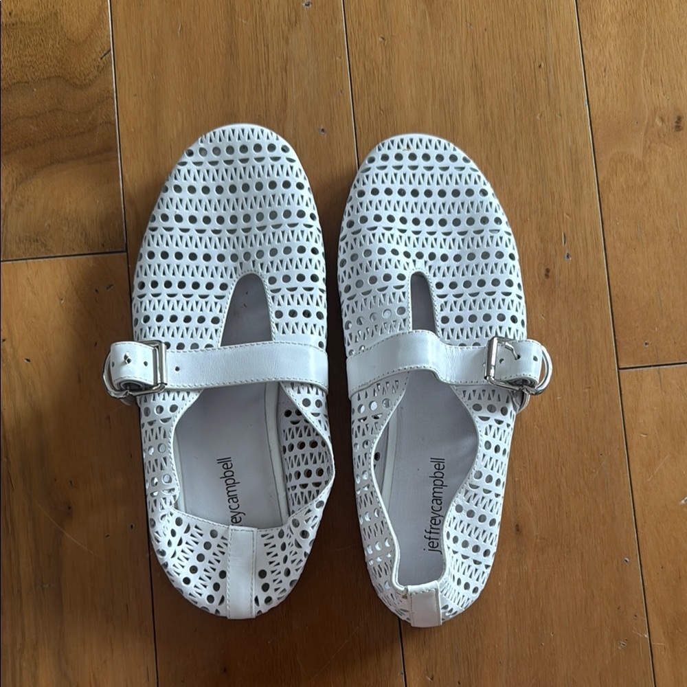 Jeffrey Campbell White Flats with Crochet Design - Picture 1 of 2